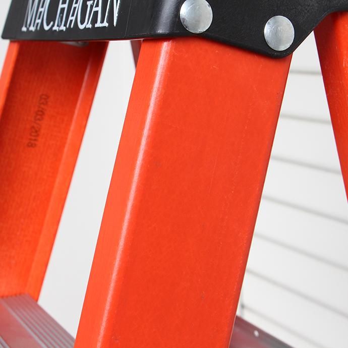 143266284 Michigan Ladder Company / Fiberglass Stepladder ファイバーグラスステップラダー - Size 3 02