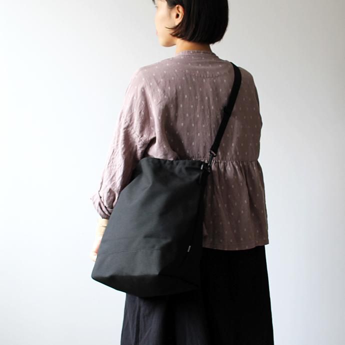 143397097 This is... / Cordura Drawstring Shoulder Bag コーデュラドローストリングショルダーバッグ - ローズピンク 02