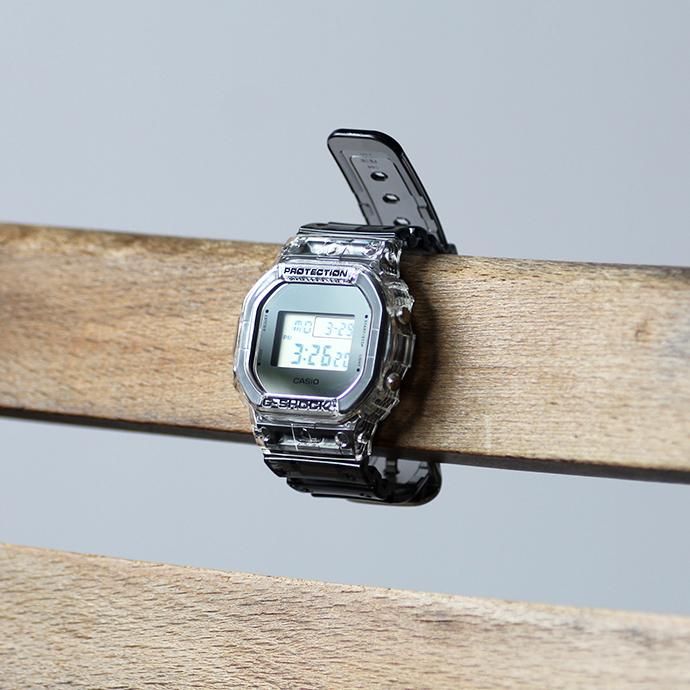 143526348 CASIO G-SHOCK / クリアスケルトンGショック DW-5600SK-1 02