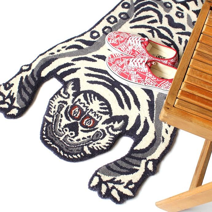 144033447 Tibetan Tiger Rug チベタンタイガーラグ ホワイト Sサイズ<img class='new_mark_img2' src='//img.shop-pro.jp/img/new/icons47.gif' style='border:none;display:inline;margin:0px;padding:0px;width:auto;' /> 02