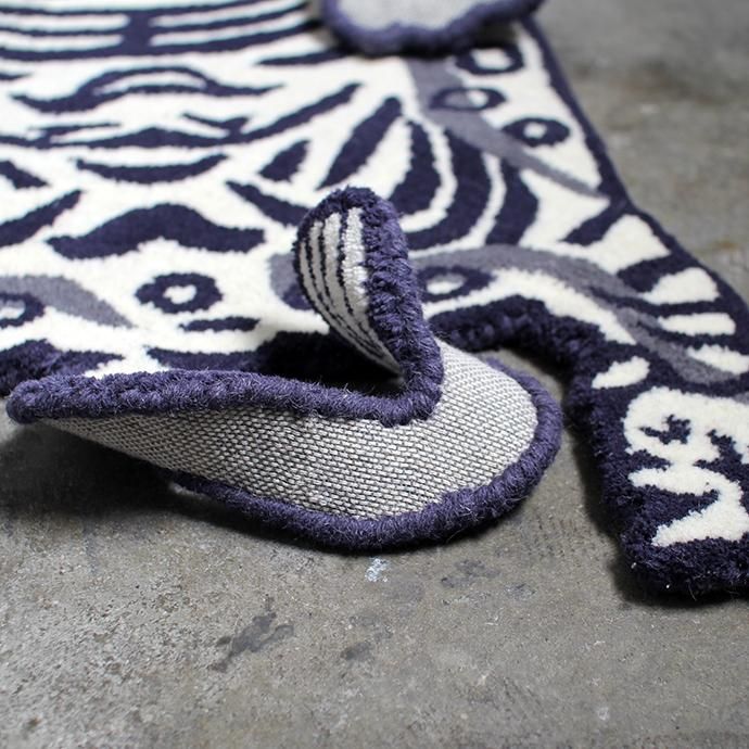 144033447 Tibetan Tiger Rug チベタンタイガーラグ ホワイト Sサイズ<img class='new_mark_img2' src='//img.shop-pro.jp/img/new/icons47.gif' style='border:none;display:inline;margin:0px;padding:0px;width:auto;' /> 02