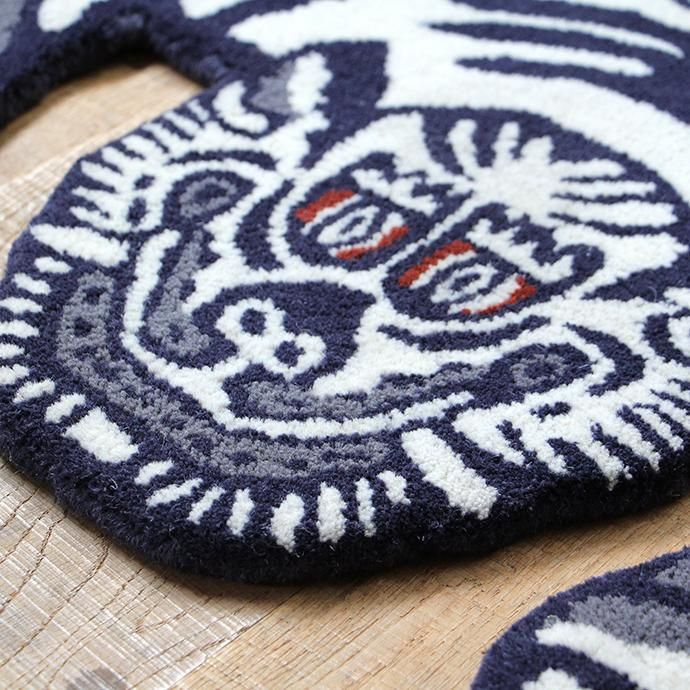 144033447 Tibetan Tiger Rug チベタンタイガーラグ ホワイト Sサイズ<img class='new_mark_img2' src='//img.shop-pro.jp/img/new/icons47.gif' style='border:none;display:inline;margin:0px;padding:0px;width:auto;' /> 02