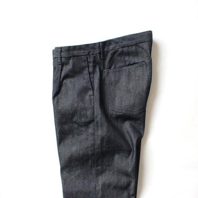 144769469 STILL BY HAND / DN0393 ワンタックデニムパンツ 02