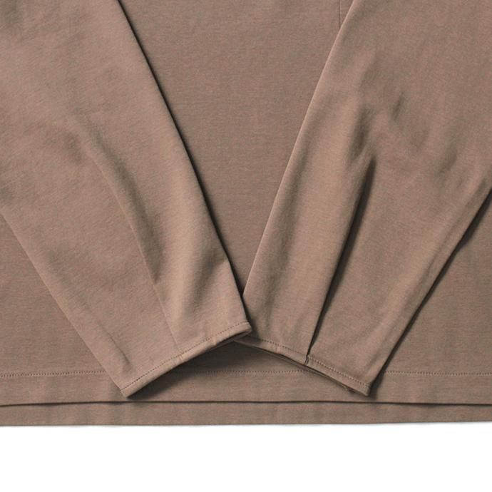 144965318 STILL BY HAND / CS0193 ラージポケットロングスリーブTシャツ - Beige<img class='new_mark_img2' src='//img.shop-pro.jp/img/new/icons47.gif' style='border:none;display:inline;margin:0px;padding:0px;width:auto;' /> 02