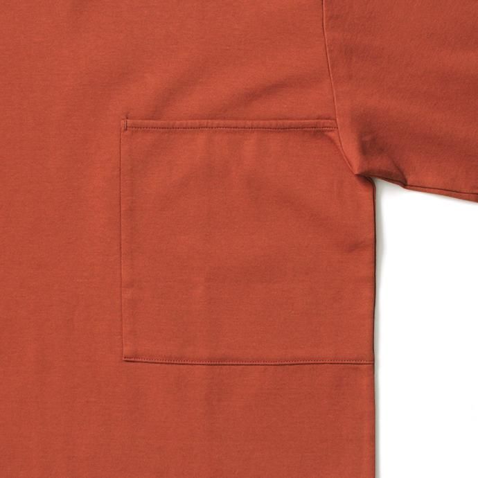 144965334 STILL BY HAND / CS0193 ラージポケットロングスリーブTシャツ - Brick<img class='new_mark_img2' src='//img.shop-pro.jp/img/new/icons47.gif' style='border:none;display:inline;margin:0px;padding:0px;width:auto;' /> 02