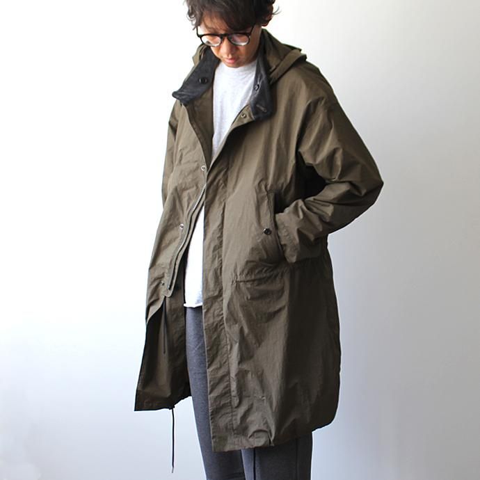 145284499 STILL BY HAND / CO0493 ライナー付きナイロンフーデッドコート - Olive 02