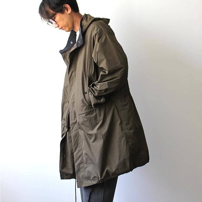 145284499 STILL BY HAND / CO0493 ライナー付きナイロンフーデッドコート - Olive 02