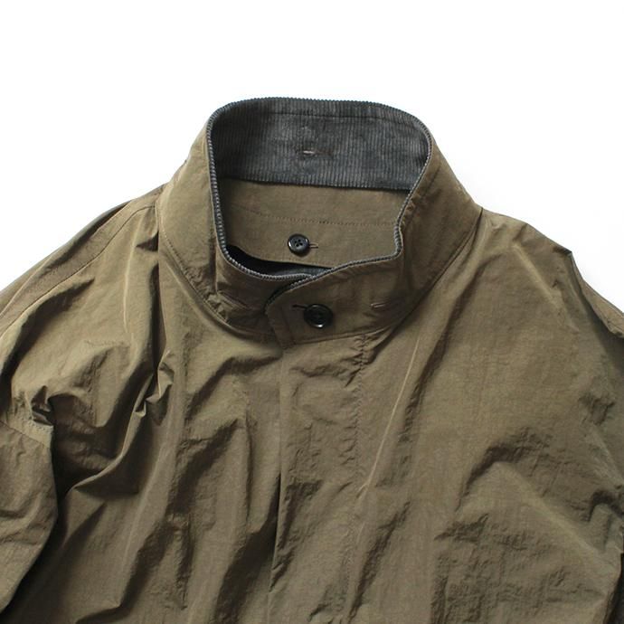145284499 STILL BY HAND / CO0493 ライナー付きナイロンフーデッドコート - Olive 02