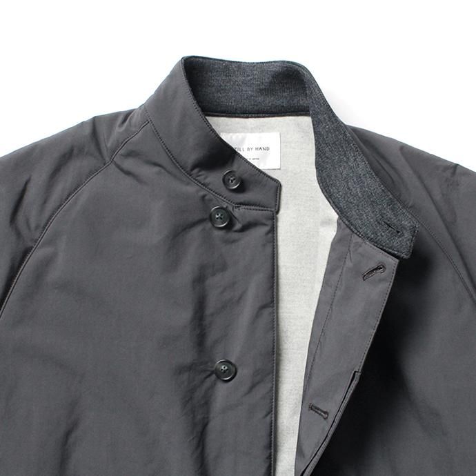 146550202 STILL BY HAND / CO0194 シンサレート中綿入りスタンドカラーコート - Charcoal 02