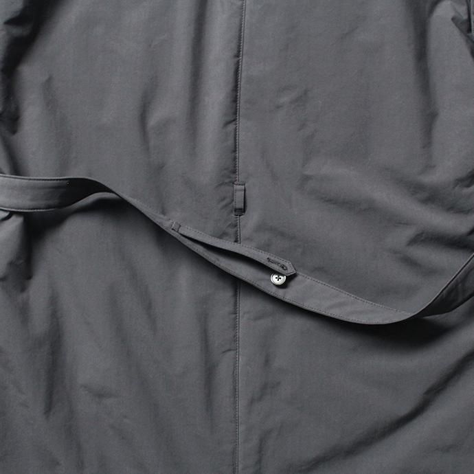 146550202 STILL BY HAND / CO0194 シンサレート中綿入りスタンドカラーコート - Charcoal 02