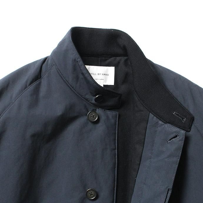 146550430 STILL BY HAND / CO0194 シンサレート中綿入りスタンドカラーコート - Navy 02