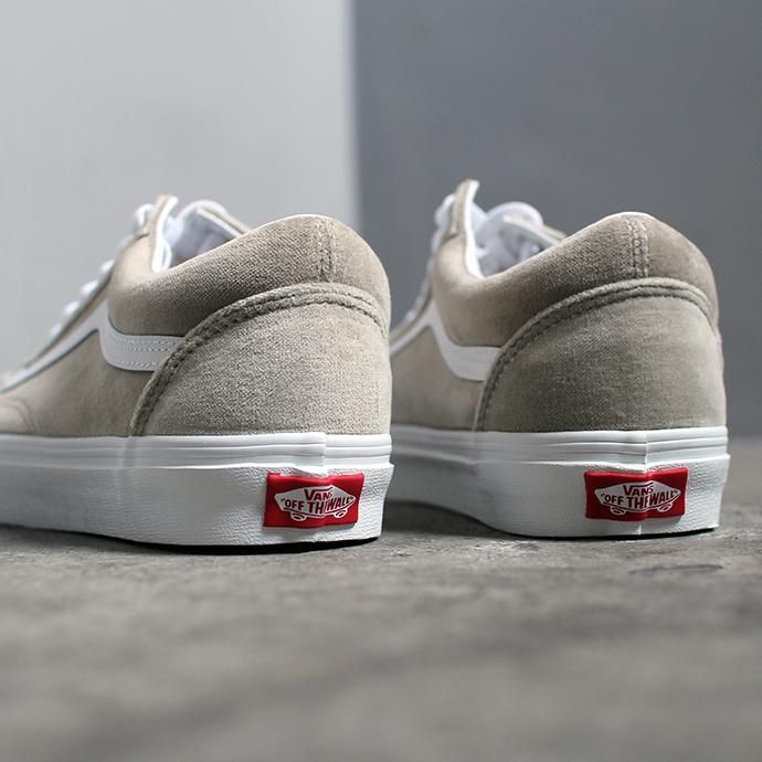147294334 VANS / Velvet Old Skool - Gray ヴァンズ ベルベットオールドスクール ベージュ VN0A4BV5TCH<img class='new_mark_img2' src='//img.shop-pro.jp/img/new/icons47.gif' style='border:none;display:inline;margin:0px;padding:0px;width:auto;' /> 02