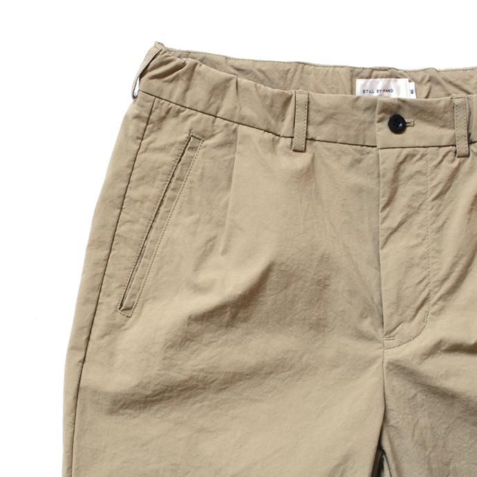 147865943 STILL BY HAND / PT0694 ナイロン素材セットアップパンツ - Beige 02
