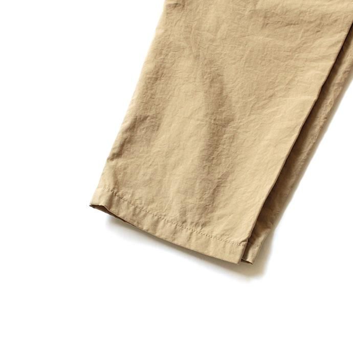 147865943 STILL BY HAND / PT0694 ナイロン素材セットアップパンツ - Beige 02