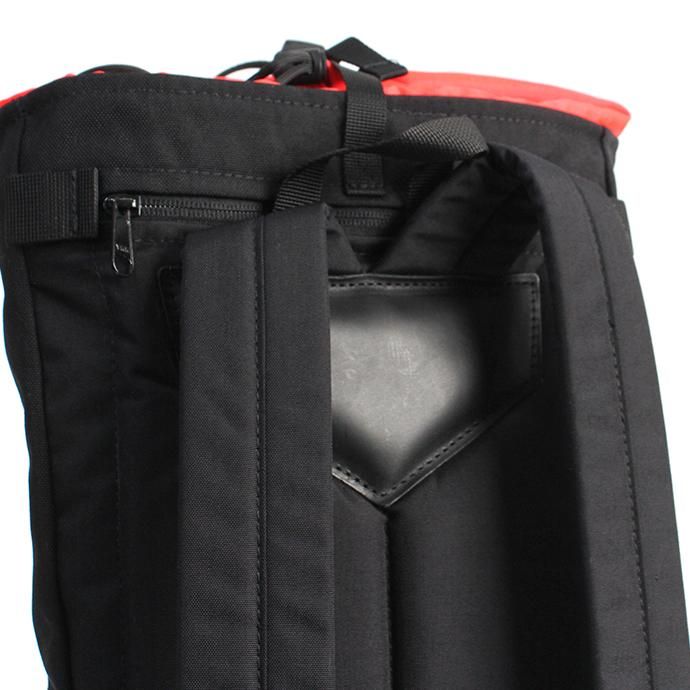 147944539 BRAASI INDUSTRY / TEKLA ALPINIST - 20L Black 耐水バックパック 02
