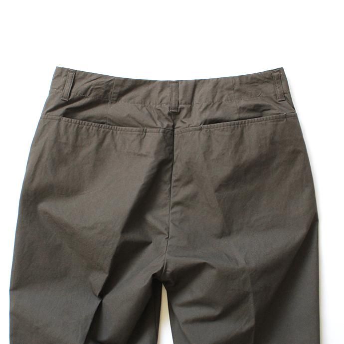 148439161 STILL BY HAND / PT04201 センタープレススラックス - Charcoal 02