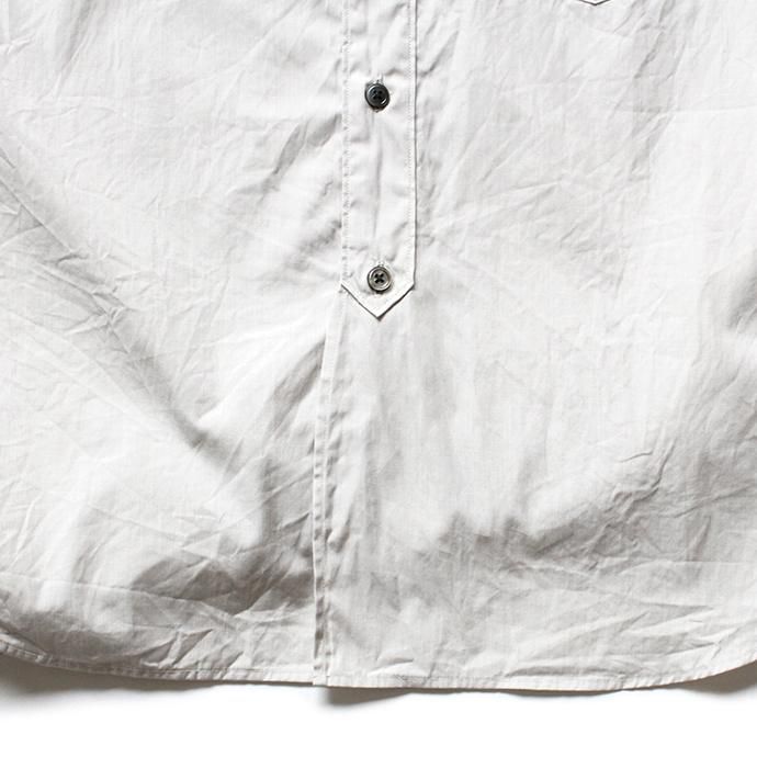 148986858 STILL BY HAND / SH04201 バンドカラーシャツ - Light Grey<img class='new_mark_img2' src='//img.shop-pro.jp/img/new/icons47.gif' style='border:none;display:inline;margin:0px;padding:0px;width:auto;' /> 02