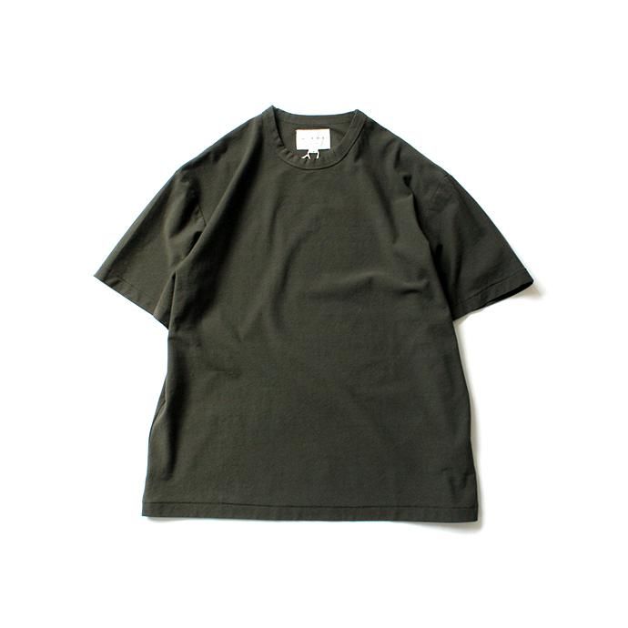 148999331 STILL BY HAND / CS06201 アムンゼンクルーネックTシャツ - Olive<img class='new_mark_img2' src='//img.shop-pro.jp/img/new/icons47.gif' style='border:none;display:inline;margin:0px;padding:0px;width:auto;' /> 01