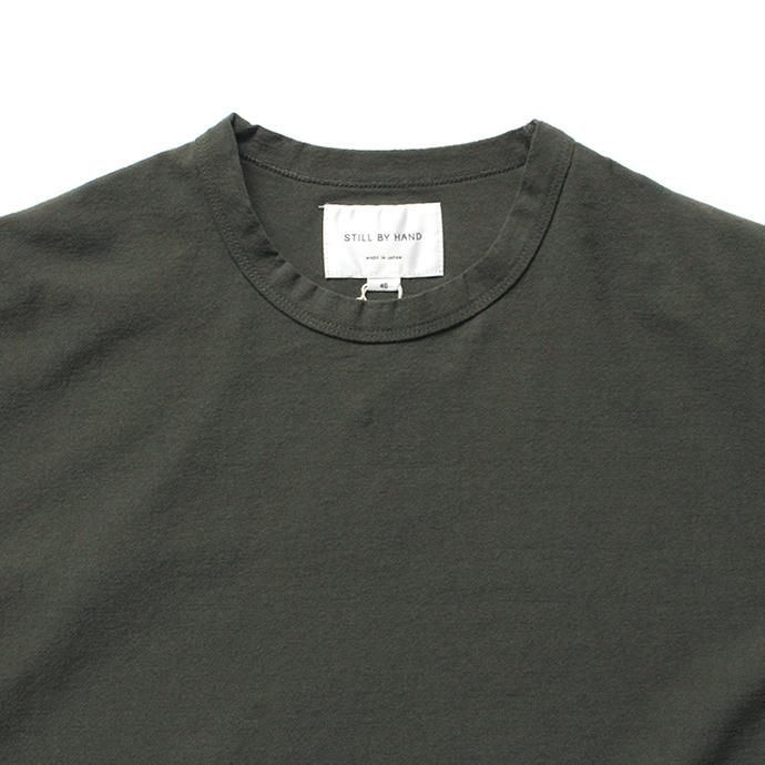 148999331 STILL BY HAND / CS06201 アムンゼンクルーネックTシャツ - Olive<img class='new_mark_img2' src='//img.shop-pro.jp/img/new/icons47.gif' style='border:none;display:inline;margin:0px;padding:0px;width:auto;' /> 02