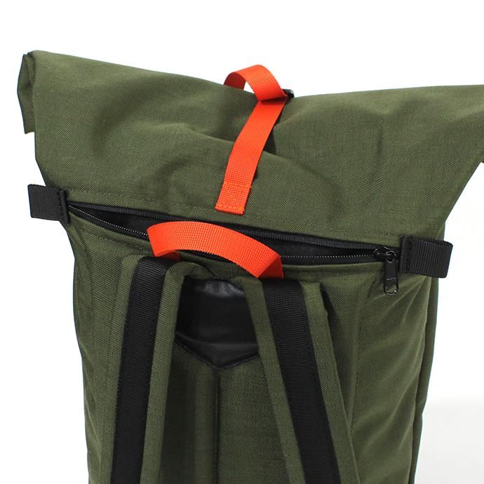 149219768 BRAASI INDUSTRY / LEVO - 25L Khaki/Orange 耐水ロールトップバックパック 02