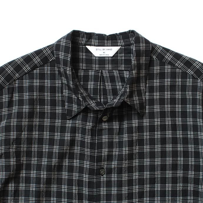 150692308 STILL BY HAND / SH07202 キュプラ混 プルオーバーチェックシャツ - Black Check<img class='new_mark_img2' src='//img.shop-pro.jp/img/new/icons47.gif' style='border:none;display:inline;margin:0px;padding:0px;width:auto;' /> 02