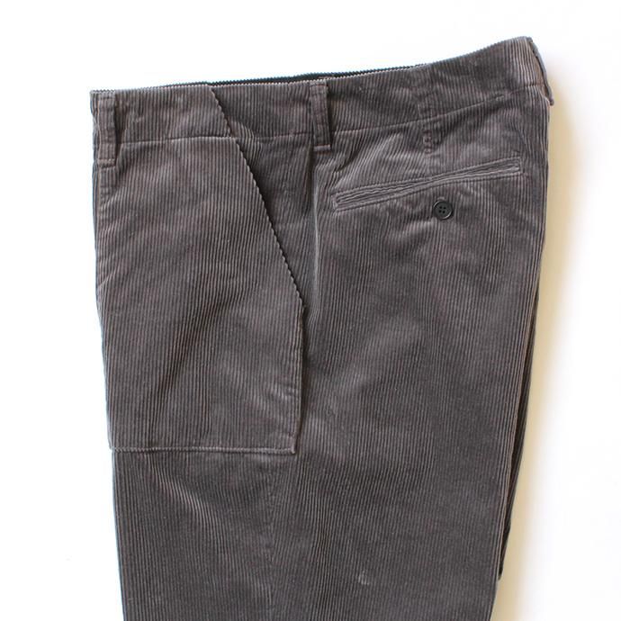 153307018 STILL BY HAND / PT03203 コーデュロイパンツ - Smoke Grey 02