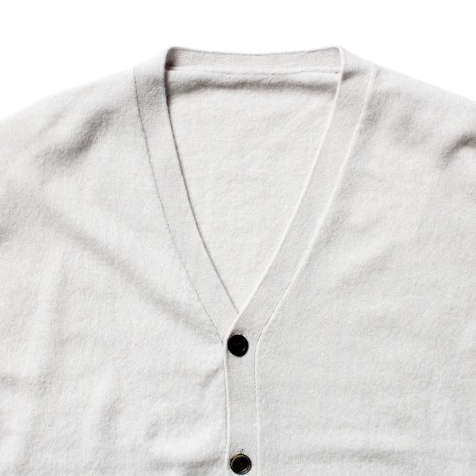 153686661 crepuscule / 2003-010 Cashmere cardigan - White カシミアニットカーディガン ホワイト 02