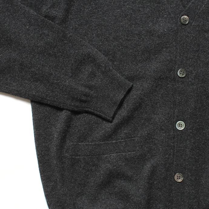 153686897 crepuscule / 2003-010 Cashmere cardigan - C.Gray カシミアニットカーディガン チャコールグレー 02