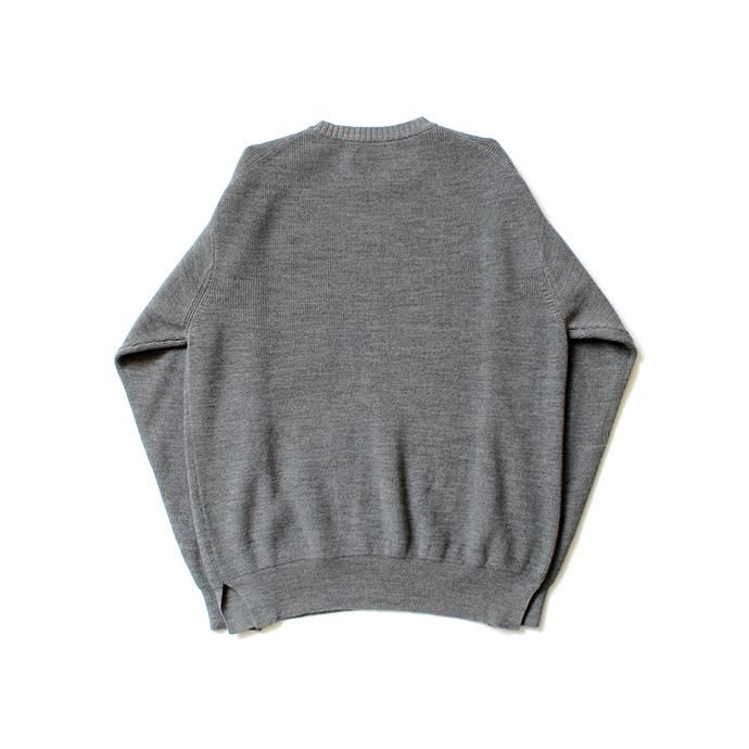 154365212 STILL BY HAND / KN02203 コットンウール クルーネックセーター - Grey<img class='new_mark_img2' src='//img.shop-pro.jp/img/new/icons47.gif' style='border:none;display:inline;margin:0px;padding:0px;width:auto;' /> 02