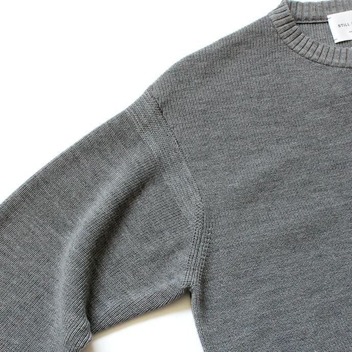 154365212 STILL BY HAND / KN02203 コットンウール クルーネックセーター - Grey<img class='new_mark_img2' src='//img.shop-pro.jp/img/new/icons47.gif' style='border:none;display:inline;margin:0px;padding:0px;width:auto;' /> 02