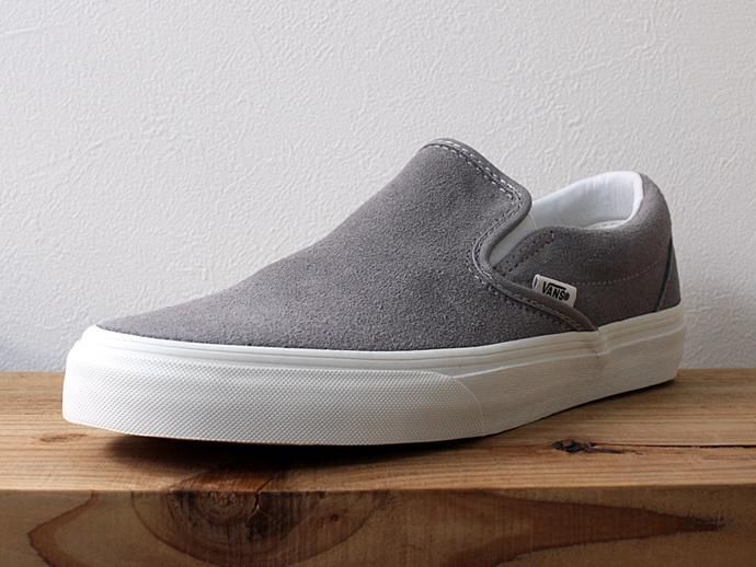 VANS Vintage Suede Slip-On - Frost Gray/Blanc<img class='new_mark_img2' src='//img.shop-pro.jp/img/new/icons47.gif' style='border:none;display:inline;margin:0px;padding:0px;width:auto;' /> 02