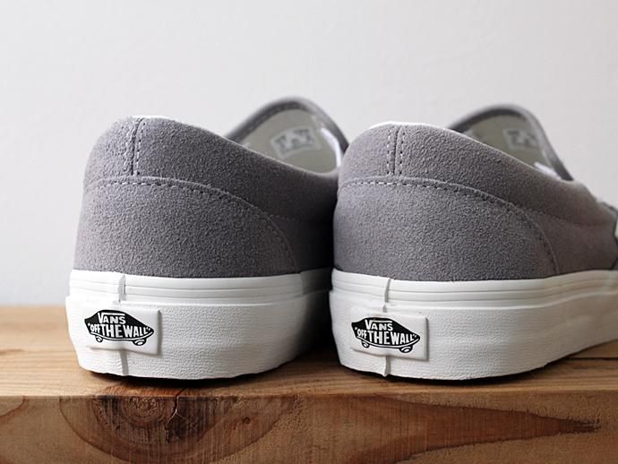 VANS Vintage Suede Slip-On - Frost Gray/Blanc<img class='new_mark_img2' src='//img.shop-pro.jp/img/new/icons47.gif' style='border:none;display:inline;margin:0px;padding:0px;width:auto;' /> 02