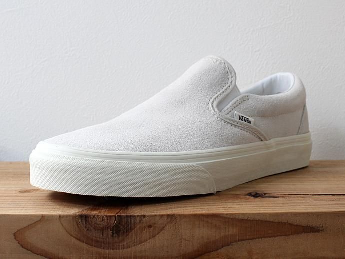 93664844 VANS / Vintage Suede Slip-On - True White/Blanc<img class='new_mark_img2' src='//img.shop-pro.jp/img/new/icons47.gif' style='border:none;display:inline;margin:0px;padding:0px;width:auto;' /> 02
