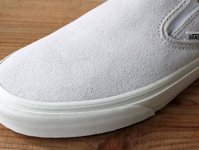 93664844 VANS / Vintage Suede Slip-On - True White/Blanc<img class='new_mark_img2' src='//img.shop-pro.jp/img/new/icons47.gif' style='border:none;display:inline;margin:0px;padding:0px;width:auto;' /> 02