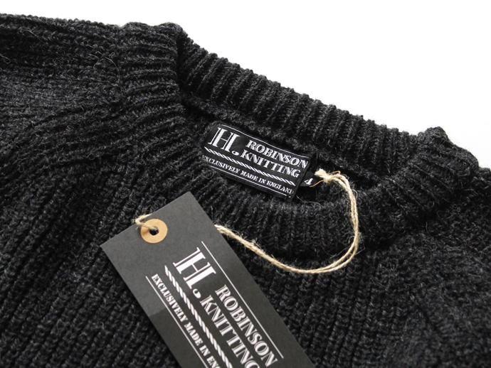 H. ROBINSON KNITTING H. ROBINSON KNITTING / Half Card. Stitch P/O - Black Pool 02