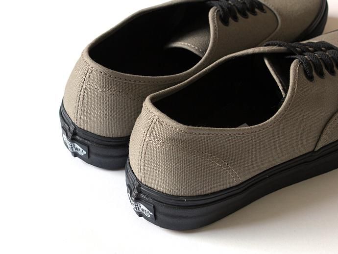94477885 VANS / Black Sole Authentic - Brindle<img class='new_mark_img2' src='//img.shop-pro.jp/img/new/icons47.gif' style='border:none;display:inline;margin:0px;padding:0px;width:auto;' /> 02