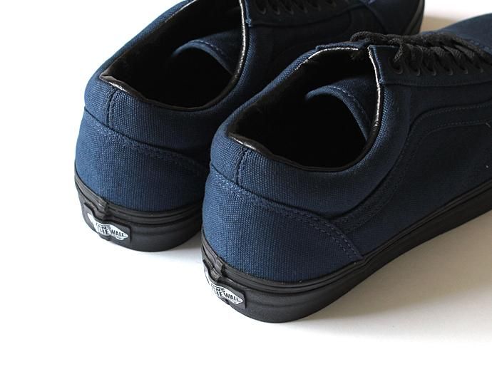 94478222 VANS / Black Sole Old Skool - Dress Blues<img class='new_mark_img2' src='//img.shop-pro.jp/img/new/icons47.gif' style='border:none;display:inline;margin:0px;padding:0px;width:auto;' /> 02