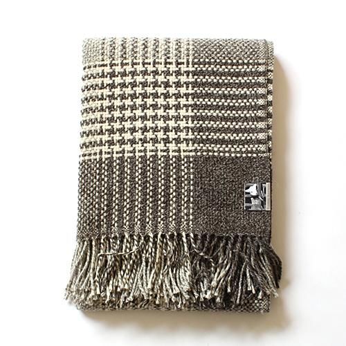 95877385 Silkeborg Plaids(シルケボー・プレイド) / ウールブランケット DONA 織柄チェック 全2色 5002 5003<img class='new_mark_img2' src='//img.shop-pro.jp/img/new/icons47.gif' style='border:none;display:inline;margin:0px;padding:0px;width:auto;' /> 02