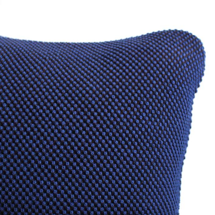 crepuscule crepuscule / ニットクッション - Blue x Brown(ブルー/ブラウン)<img class='new_mark_img2' src='//img.shop-pro.jp/img/new/icons47.gif' style='border:none;display:inline;margin:0px;padding:0px;width:auto;' /> 02