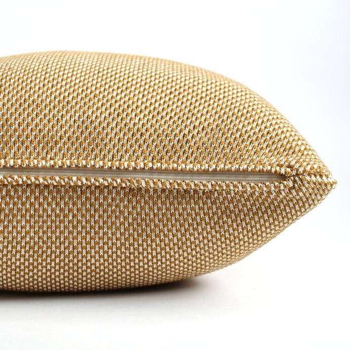 crepuscule crepuscule / ニットクッション - Mustard x White(マスタード/ホワイト)<img class='new_mark_img2' src='//img.shop-pro.jp/img/new/icons47.gif' style='border:none;display:inline;margin:0px;padding:0px;width:auto;' /> 02