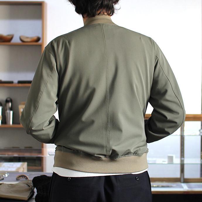 99177048 STILL BY HAND / ストレッチギャバジンブルゾン BL0261 - 全2色<img class='new_mark_img2' src='//img.shop-pro.jp/img/new/icons47.gif' style='border:none;display:inline;margin:0px;padding:0px;width:auto;' /> 02