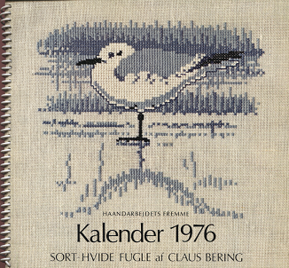 デンマーク・フレメのクロスステッチカレンダー 1976年 - 旅する本屋 古書玉椿 北欧など海外の手芸本・絵本・フォークロア雑貨