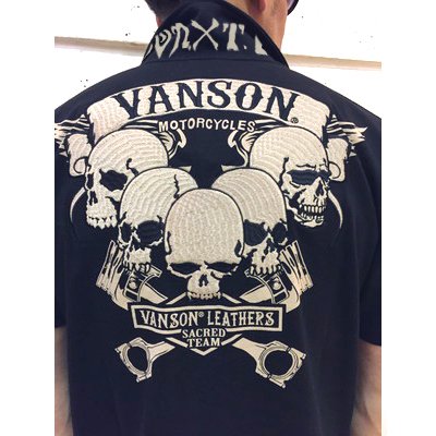 クローズ＆ＷＯＲＳＴ×ＶＡＮＳＯＮ 歴代武装戦線Ｔ.Ｆ.Ｏ.Ａ半袖ZIP