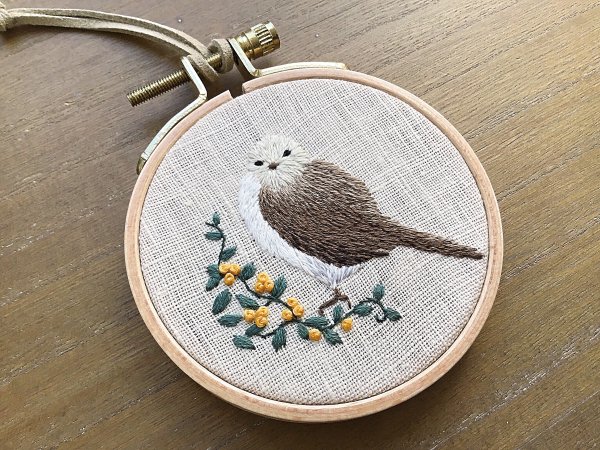 カスタムブライス　小鳥の刺繍