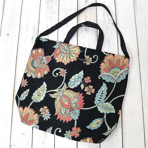 『Carry All Tote-Rug Jacquard』(Black Floral)