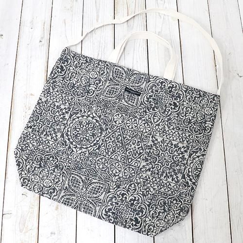 『Carry All Tote-Rug Jacquard』(Navy/Natural GEO)
