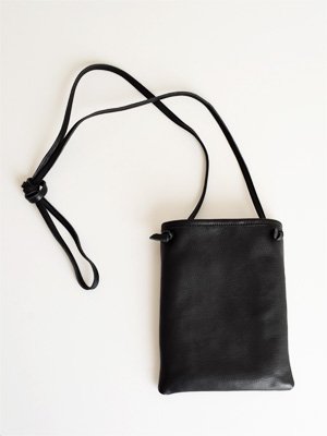 Yammart ヤマート flat shoulder bag black