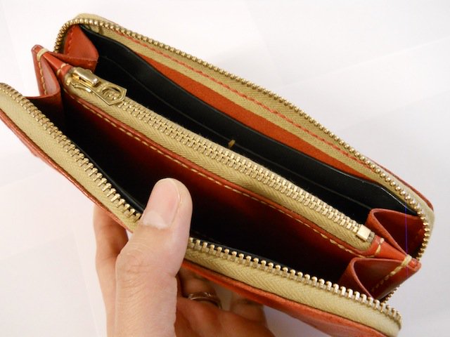ラウンドファスナーの財布（オーダーメイド） - ハンドメイド 財布/革小物【Restive Horse Ground】
