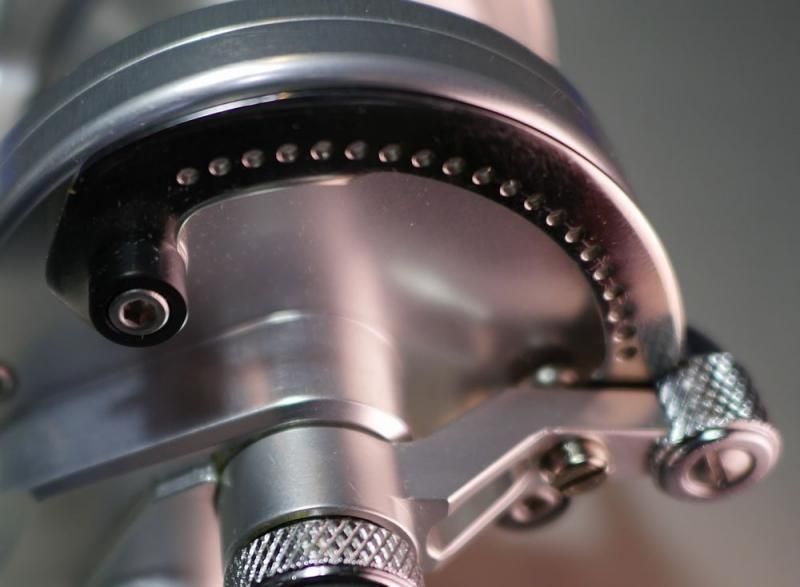 ベイトリールジギングと投げ釣りHXJ5/2 Raptor右ハンドル アベット(AVET)リール専門通販サイト