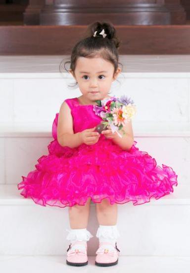 ３段フリルのキュートなピンクドレス 子供ドレス 発表会ドレスの Lovely Grace